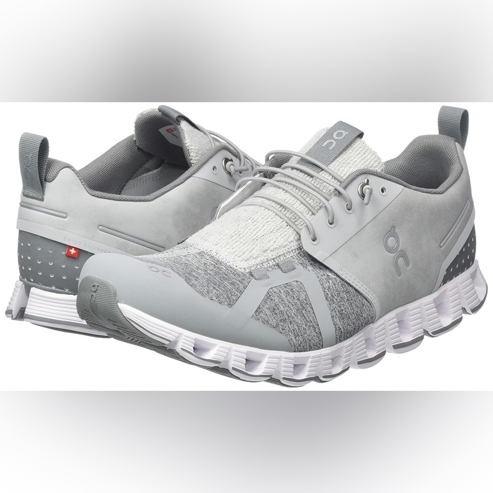 On Cloud 5 Terry in Glacier & White Women’s Size 8